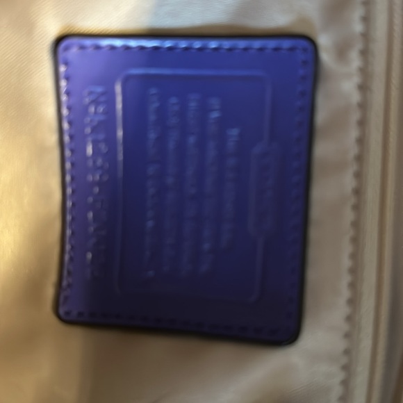 Coach shoulder bag with full front zipper pocket. Excellent condition. - Picture 6 of 11